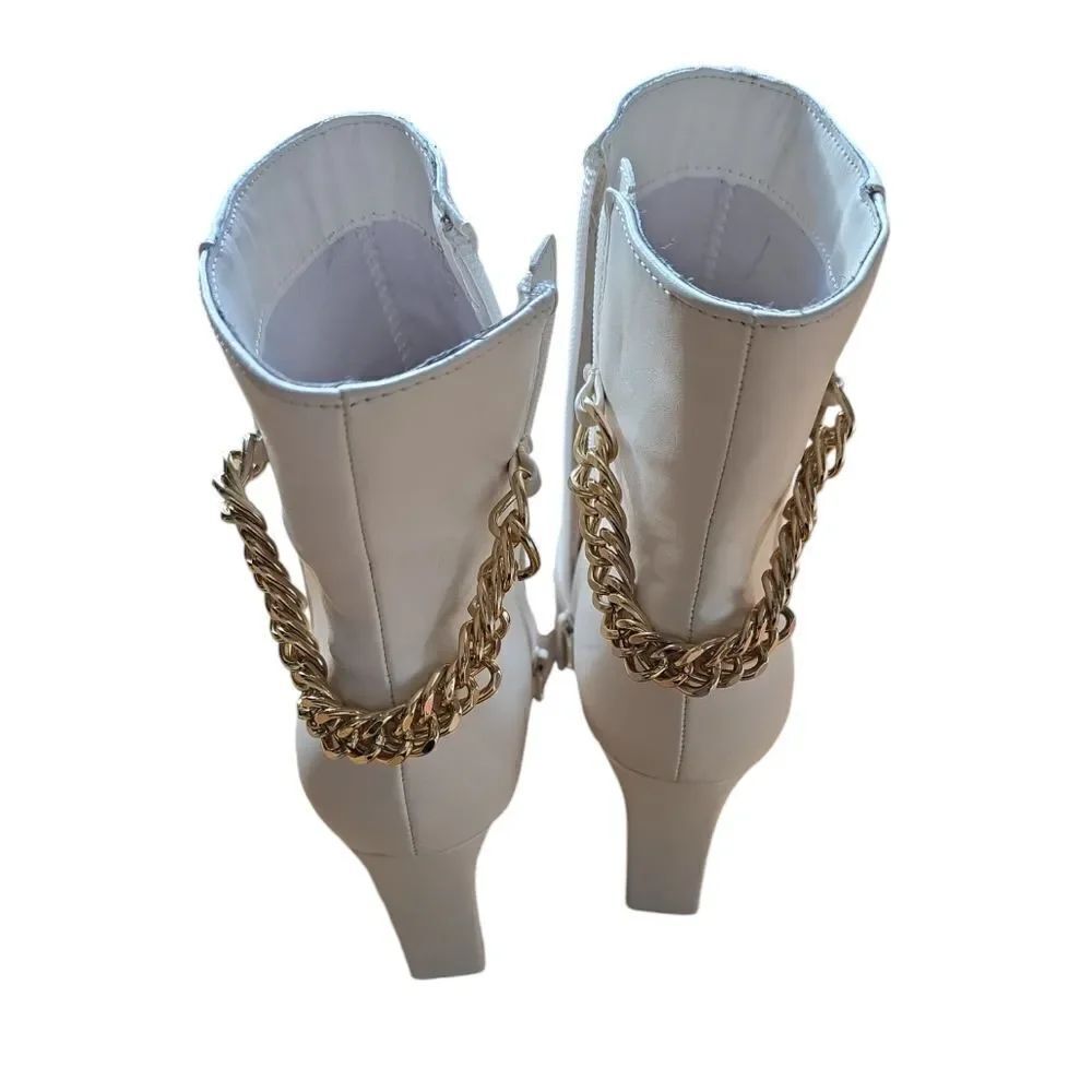 Express Boots with Chain Size 6.5 - Picture 2 of 3